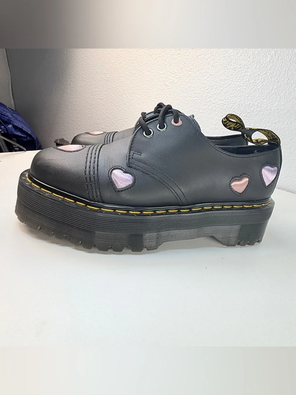 Dr Martens Heart Cutout Platform Oxford Shoes Black Pink womens Size 7 goth